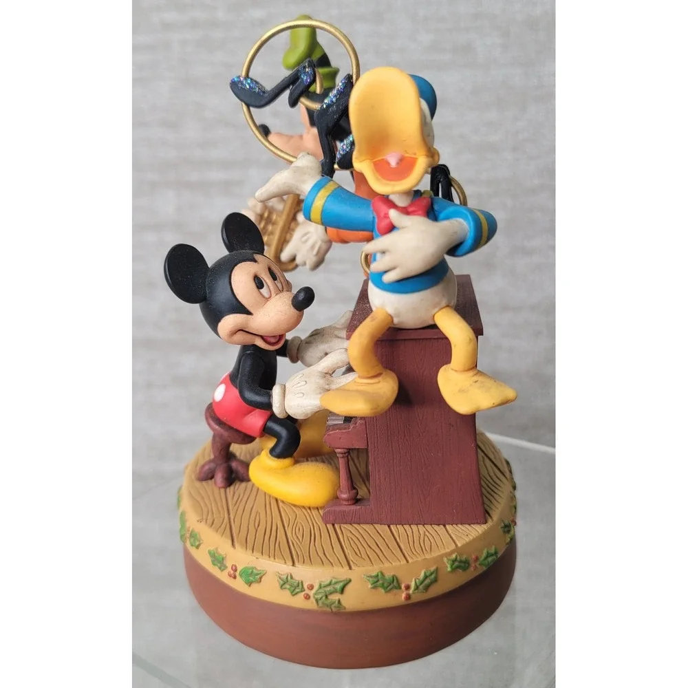 Disney Hallmark 2006 Mickey Goofy Donald Jazz Band Musical Figurine QXD8316